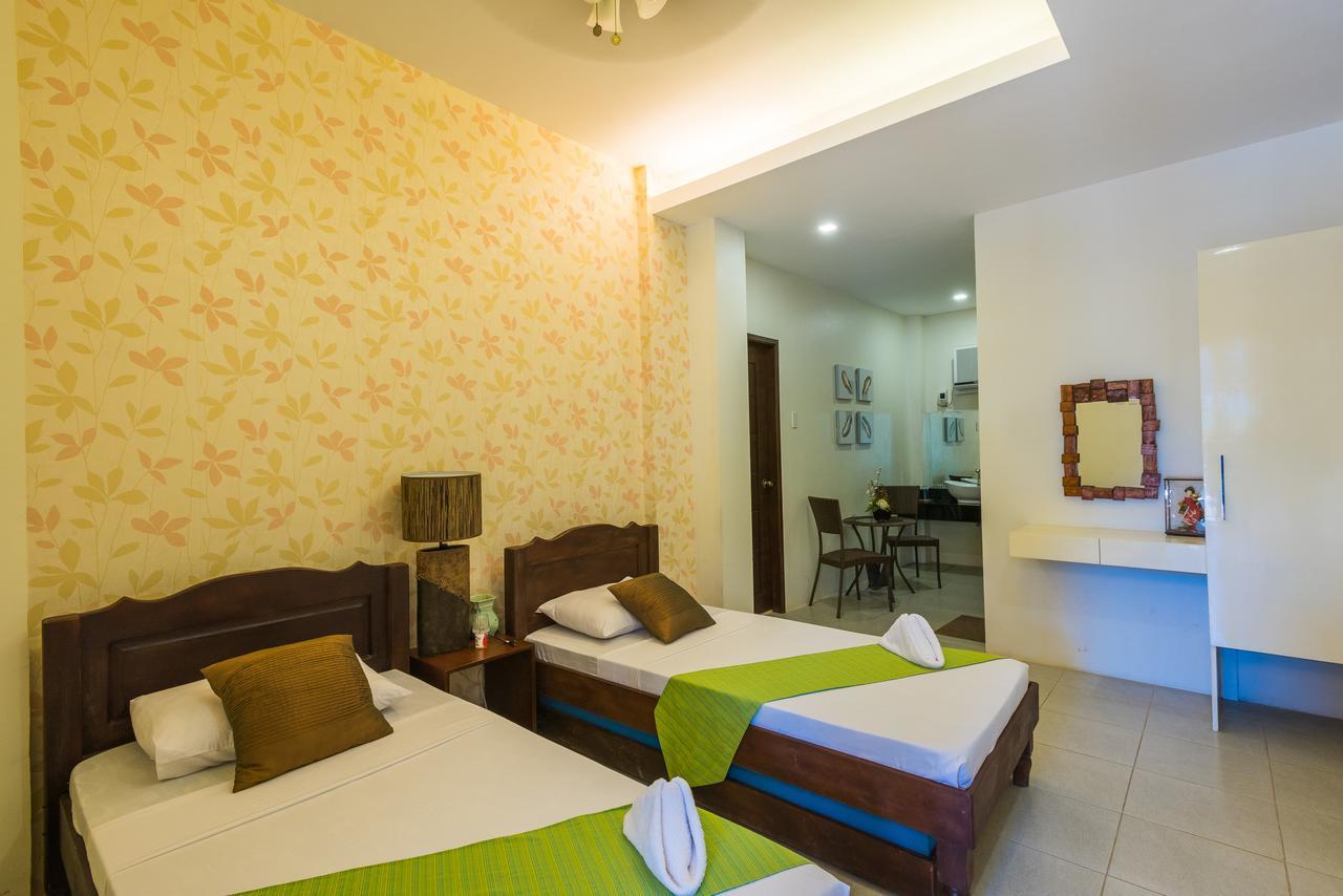 Hotel Balai Carmela Tuguegarao Esterno foto