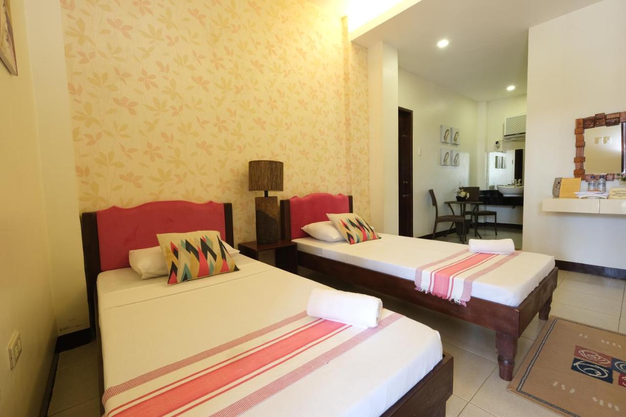 Hotel Balai Carmela Tuguegarao Esterno foto